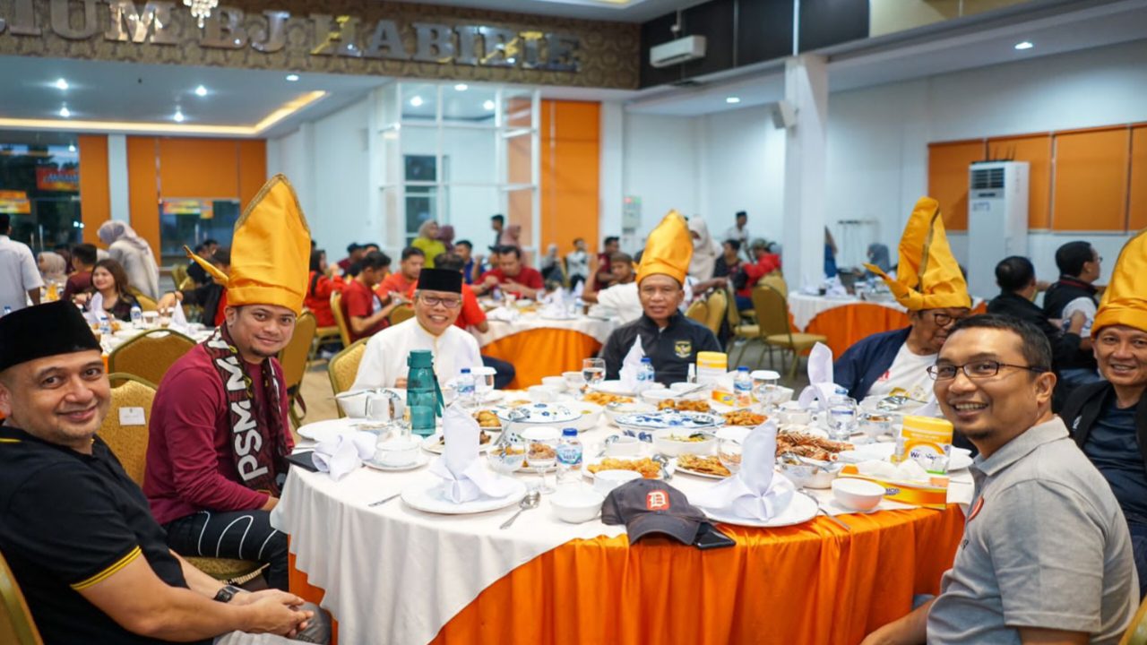 Taufan Jamu Pejabat Sulsel Rayakan Keberhasilan PSM Juarai Liga 1