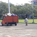 DLH Parepare Sigap Bersihkan Alun-alun Usai Perayaan PSM