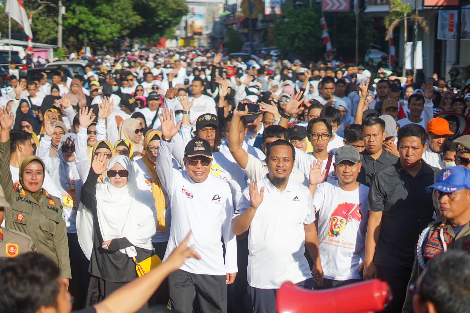 Gubernur Andalan dan Taufan Pawe Saling Puji Kinerja di Acara Anti Mager Parepare