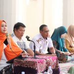Lazismu Parepare Serahkan Paket Sembako ke Pengurus Masjid