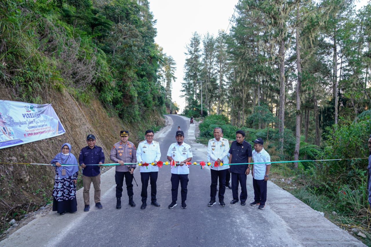 Buka Akses Wilayah Terisolir, Gubernur Andi Sudirman Resmikan Ruas Bonglo – Pantilang di Luwu