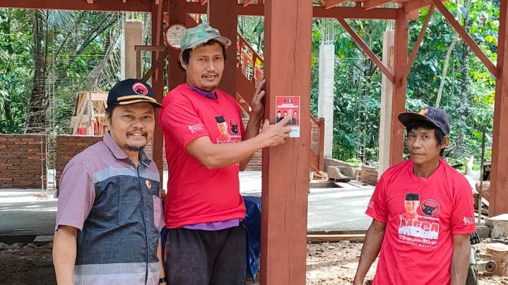 PDIP Tana Toraja Door to Door Kenalkan Sosok Ganjar ke Masyarakat