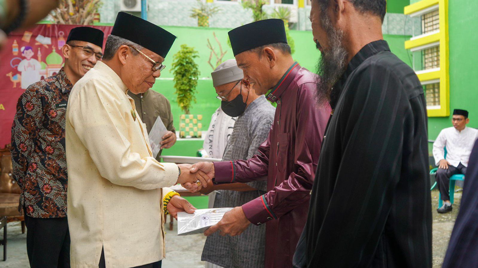 Wali Kota Apresiasi Kemenag Salurkan Zakat di Parepare