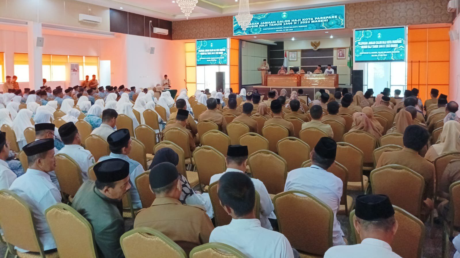 Lepas CJH Parepare, Wali Kota Parepare Berpesan Tidak Lepas Dari Dzikir 1 Lepas CJH Parepare, Wali Kota Parepare Berpesan Tidak Lepas Dari Dzikir