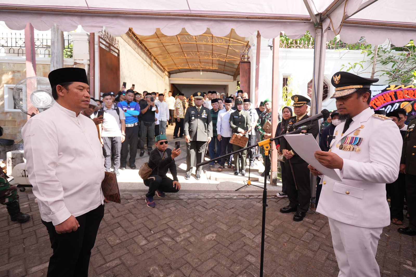 Gubernur Andi Sudirman Sulaiman Inspektur Upacara Persemayaman Jenazah Mayjen TNI (Purn) HM Amin Syam 1 Gubernur Andi Sudirman Sulaiman Inspektur Upacara Persemayaman Jenazah Mayjen TNI (Purn) HM Amin Syam