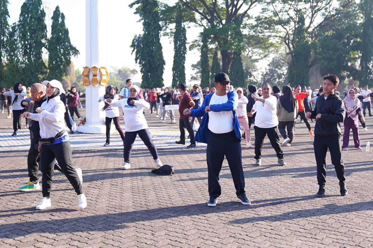 Pj Gubernur Bahtiar Senam Pagi Bareng Pegawai Lingkup Pemprov Sulsel