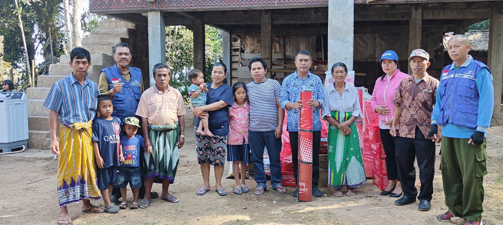 Dinsos Toraja Utara Salurkan Bantuan untuk Korban Kebakaran di Bokin