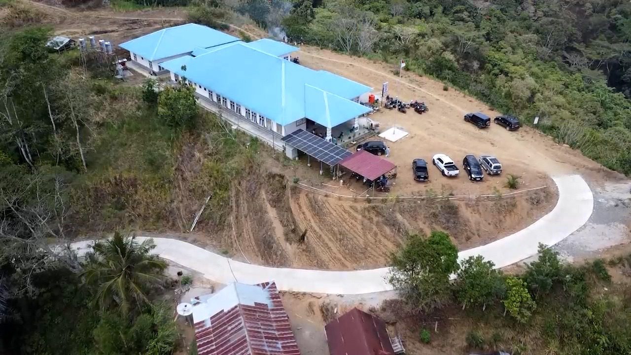 PT Malea Energy Hydropower Gelontorkan Rp 1,8 M, Rabat Beton Jalan Menuju Puskesmas Sandabilik