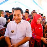 Kunker ke Wajo, Pj Gubernur Bahtiar dan Istri Disambut Antusias