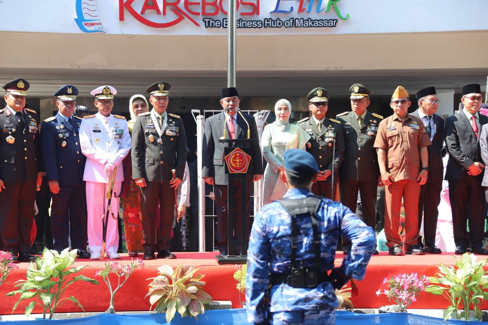 Hadiri Upacara Peringatan HUT Ke-78 TNI, Pj Gubernur Sulsel Akui TNI Hebat dan Kuat