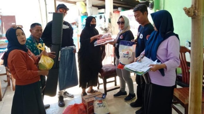 BPBD Pareparep Salurkan Bantuan Logistik ke Korban Angin Kencang