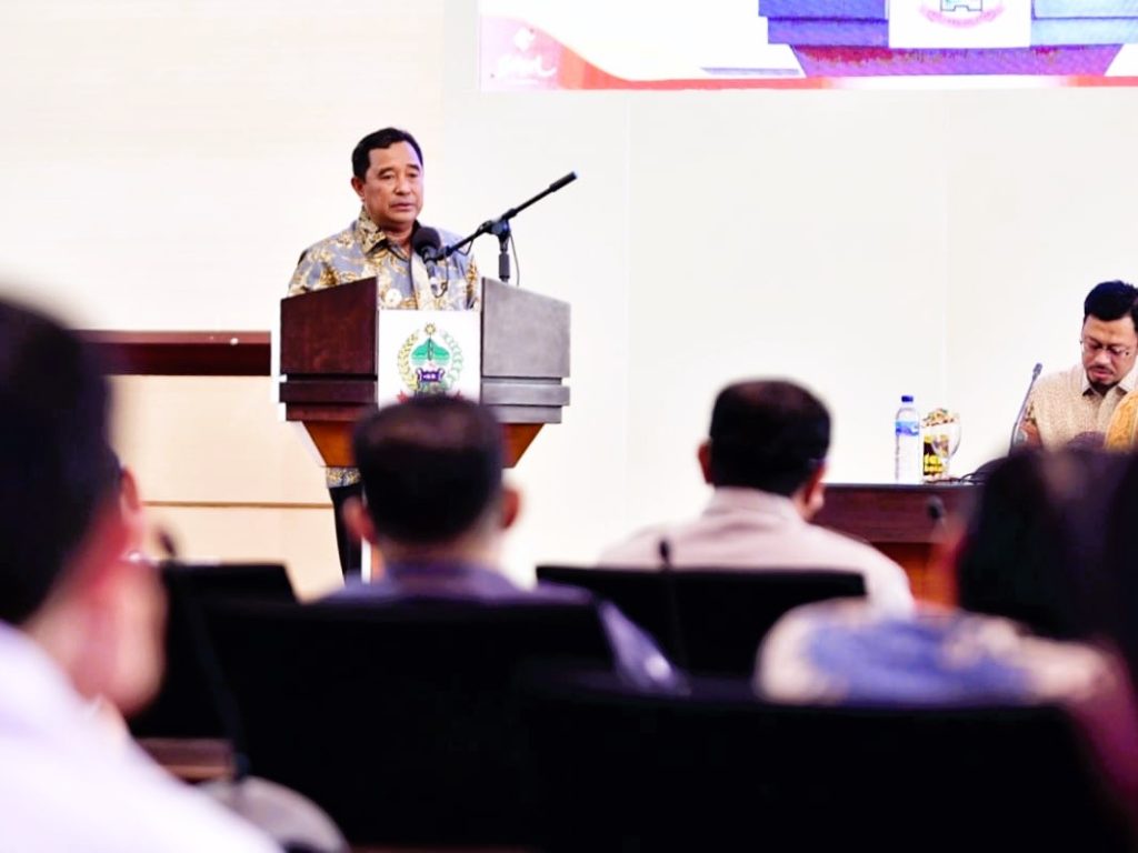 KPU dan Bawaslu Maros Tandatangani NPHD, Pj Gubernur: Patut Dicontoh Daerah Lain 2 KPU dan Bawaslu Maros Tandatangani NPHD, Pj Gubernur: Patut Dicontoh Daerah Lain