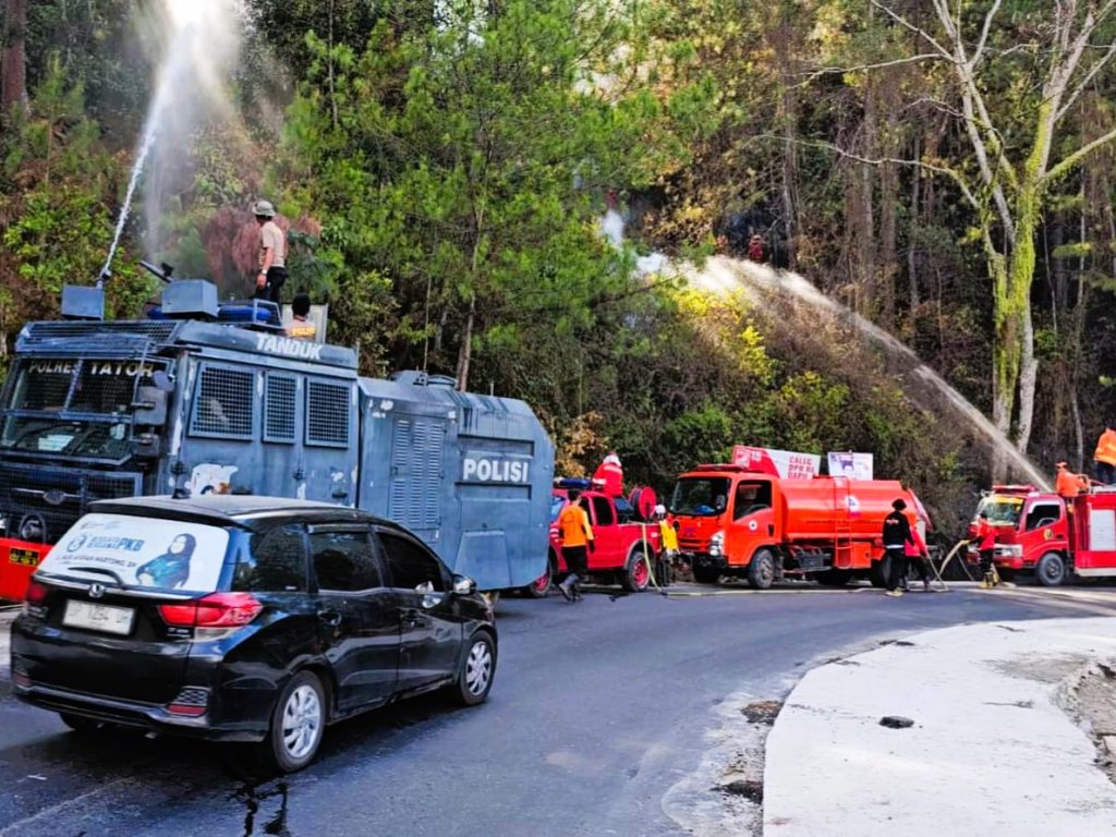 Dampak Kekeringan, 30 Hektar Hutan di Mengkendek Hangus Terbakar 2 Dampak Kekeringan, 30 Hektar Hutan di Mengkendek Hangus Terbakar