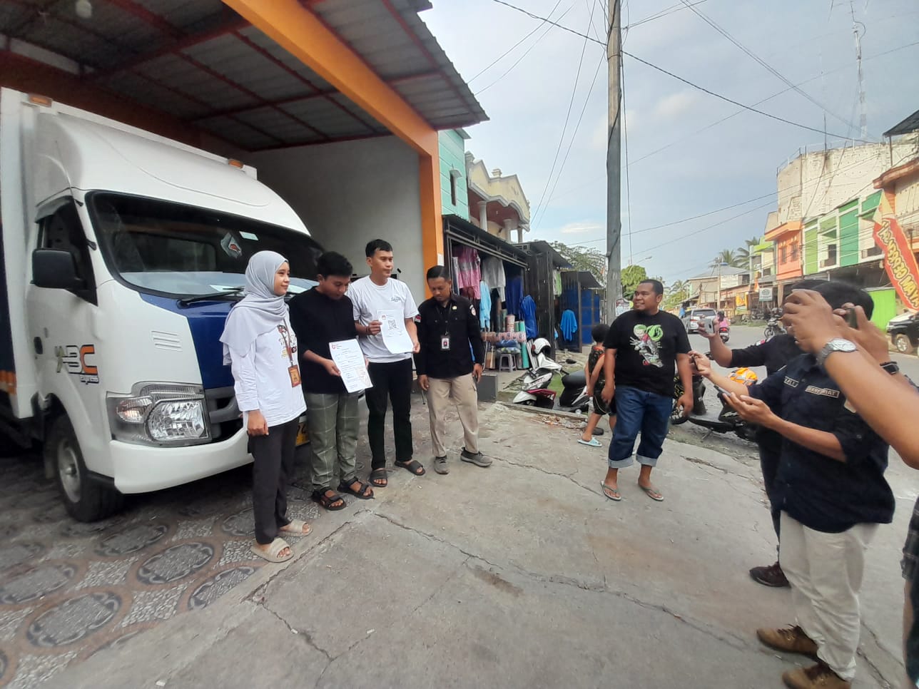 Pastikan Lancar, Bawaslu Mamuju Awasi Distribusi Tinta Logistik Pemilu