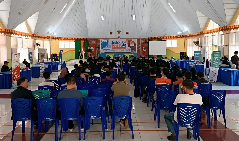 Tekan Angka Pengangguran, SMKN 1 Tana Toraja Gelar Job Fair-Libatkan 8 Perusahaan 3 Tekan Angka Pengangguran, SMKN 1 Tana Toraja Gelar Job Fair-Libatkan 8 Perusahaan