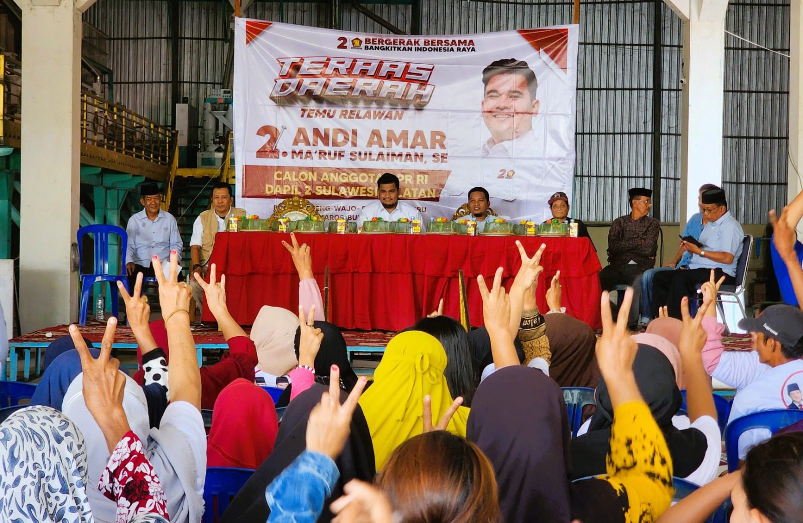 Disambut Antusias di Wajo, Keluarga Besar Optimis Andi Amar Lolos ke Senayan 3 Disambut Antusias di Wajo, Keluarga Besar Optimis Andi Amar Lolos ke Senayan