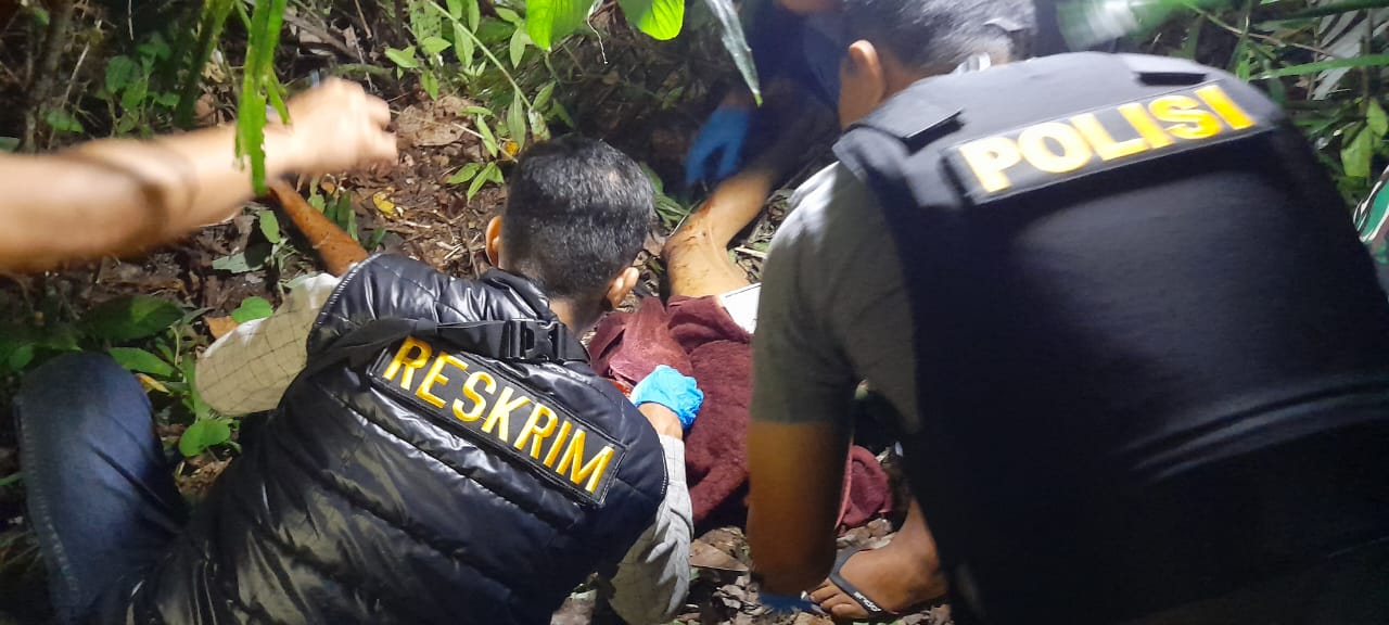 Duel Berdarah di Toraja Utara, Dua Pria Saling Serang Pakai Parang-Satu Tewas 1 Duel Berdarah di Toraja Utara, Dua Pria Saling Serang Pakai Parang-Satu Tewas