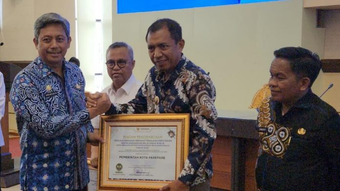 Pj Wali Kota Parepare Akbar Ali Raih Penghargaan Ombudsman RI Soal Pelayanan Publik