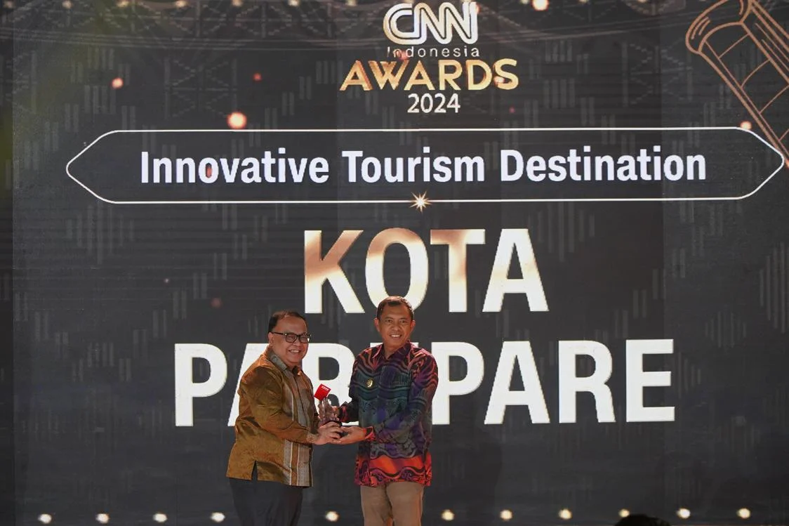 Pj Wali Kota Parepare Raih Penghargaan CNN Indonesia Award 2024 1 Pj Wali Kota Parepare Raih Penghargaan CNN Indonesia Award 2024