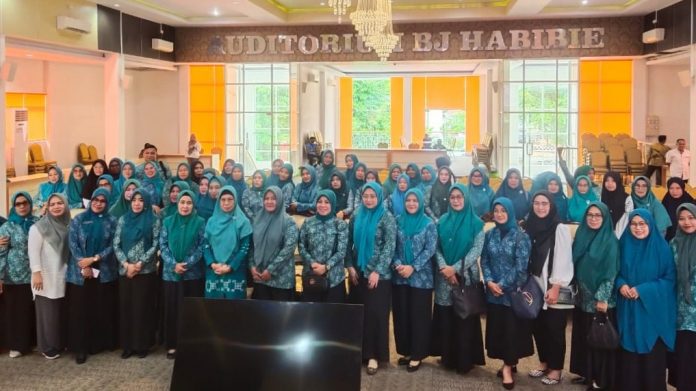 Tim PKK Parepare Gelar Amaliah Ramadan, Pj Walkot Akbar Ali Apresiasi