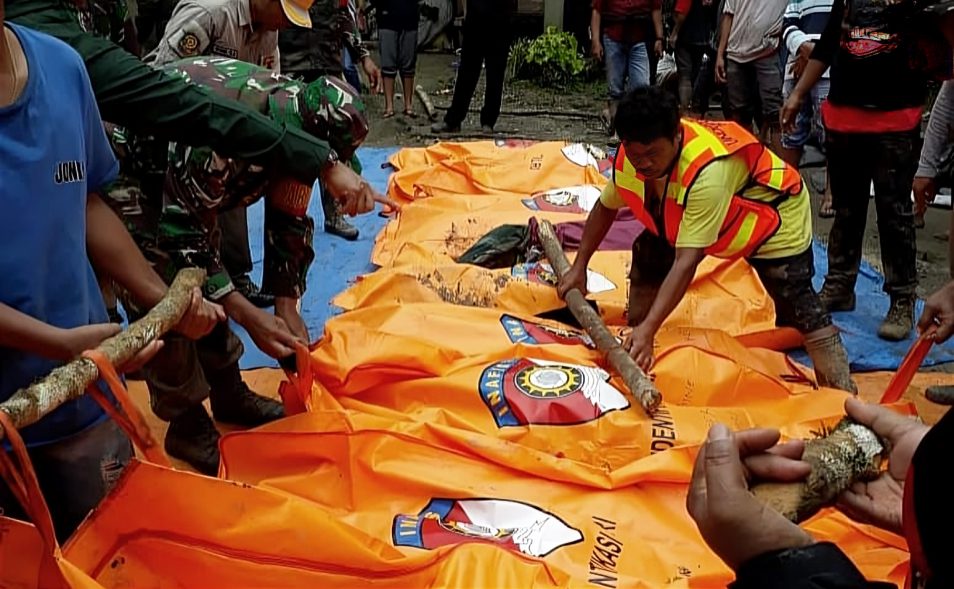 Update Longsor Palangka Tana Toraja : 17 Korban Ditemukan, 15 Meninggal Dunia