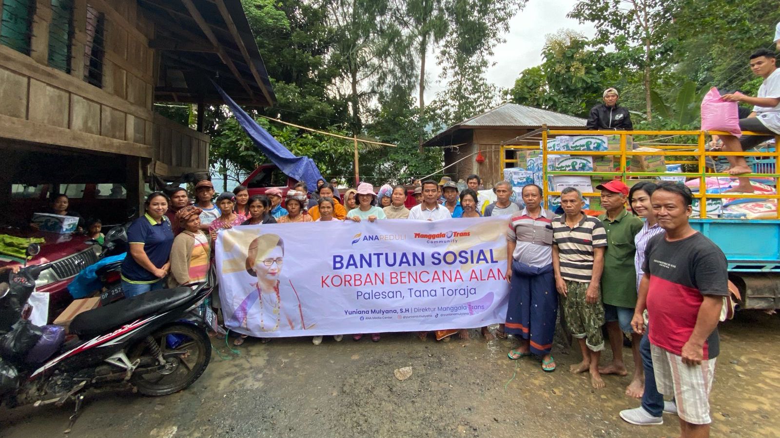 Yuniana Mulyana Salurkan Bantuan untuk Korban Longsor Palesan Tana Toraja