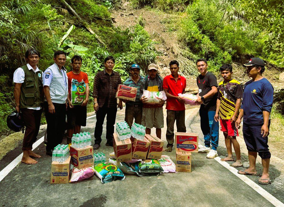 Longsor Terjadi Disejumlah Tempat, di Palino Puluhan Rumah Warga Terisolir 3 Longsor Terjadi Disejumlah Tempat, di Palino Puluhan Rumah Warga Terisolir