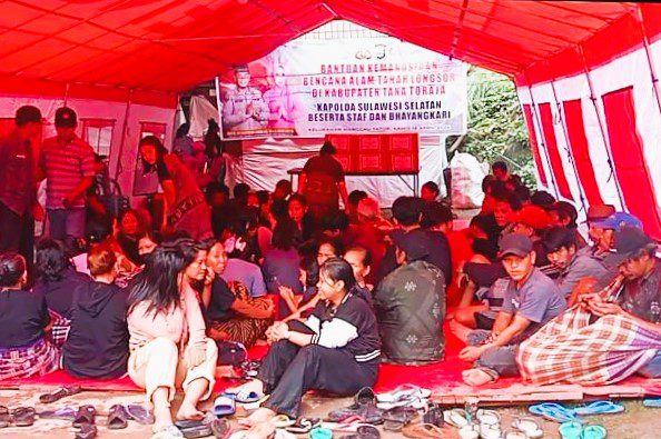 Korban Terdampak Longsor Palangka Kesulitan Air Bersih
