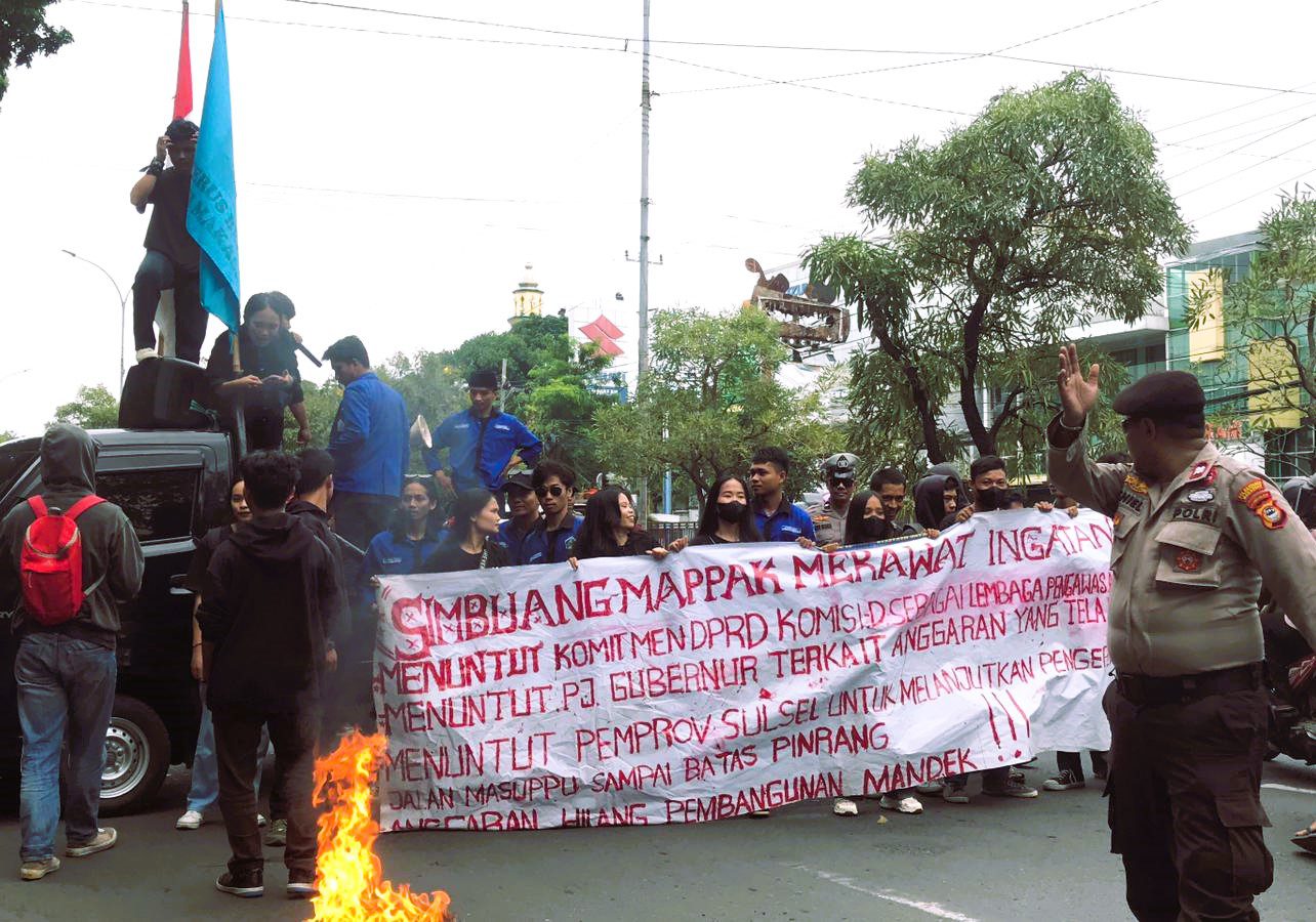 Anggaran Infrastruktur di Simbuang-Mappak Ditarik, IPPEMSI Makassar Geruduk Kantor Gubernur