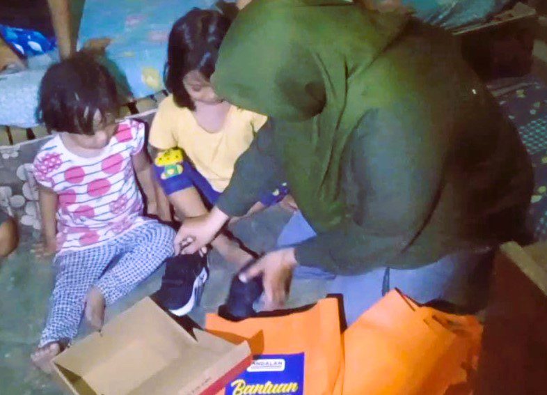 Andalan Sulsel Peduli Bagikan Perlengkapan Sekolah Bagi Anak Yatim Piatu dan Dhuafa di Gowa