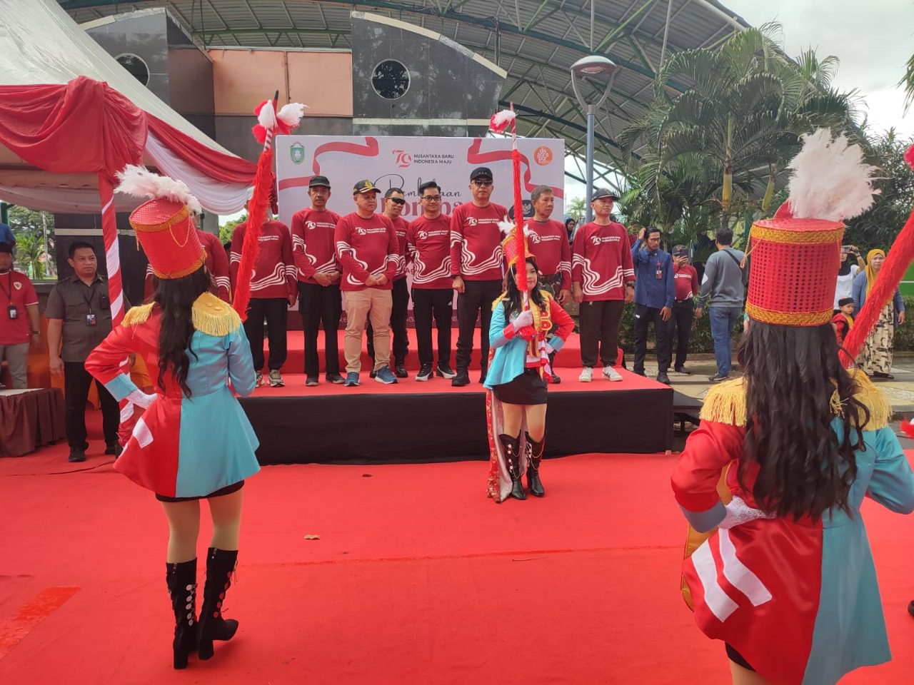 Pj Wali Kota Parepare Lepas Lomba Gerak Jalan Pelajar SD Peringatan HUT RI ke – 79