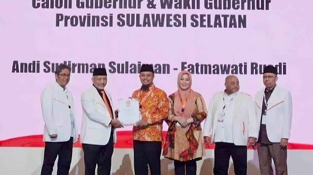 PKS Resmi Serahkan Formulir B1-KWK kepada Andi Sudirman-Fatmawati untuk Pilgub Sulsel 2024