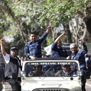 Arak-arak Ewako TSM Jadi Pengiring Tasming-Hermanto Daftar ke KPU