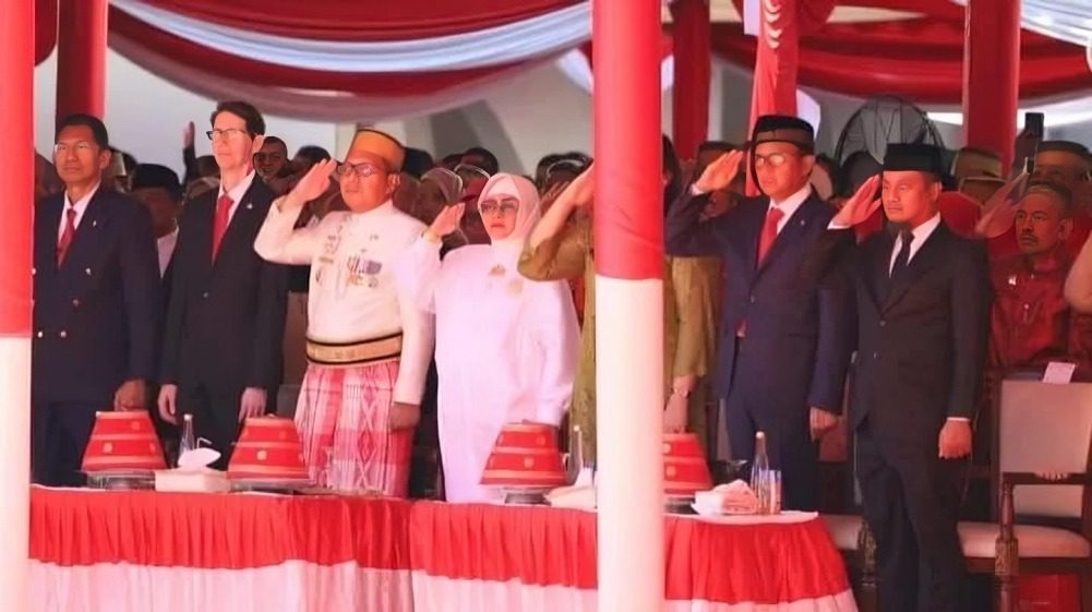 Ada yang Ingin Politisasi: Andi Sudirman Tetap Hormat Saat Pengibaran Bendera Merah Putih