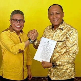 Victor-John Terima SK B1-KWK Golkar, Siap Bertarung di Pilkada Tana Toraja