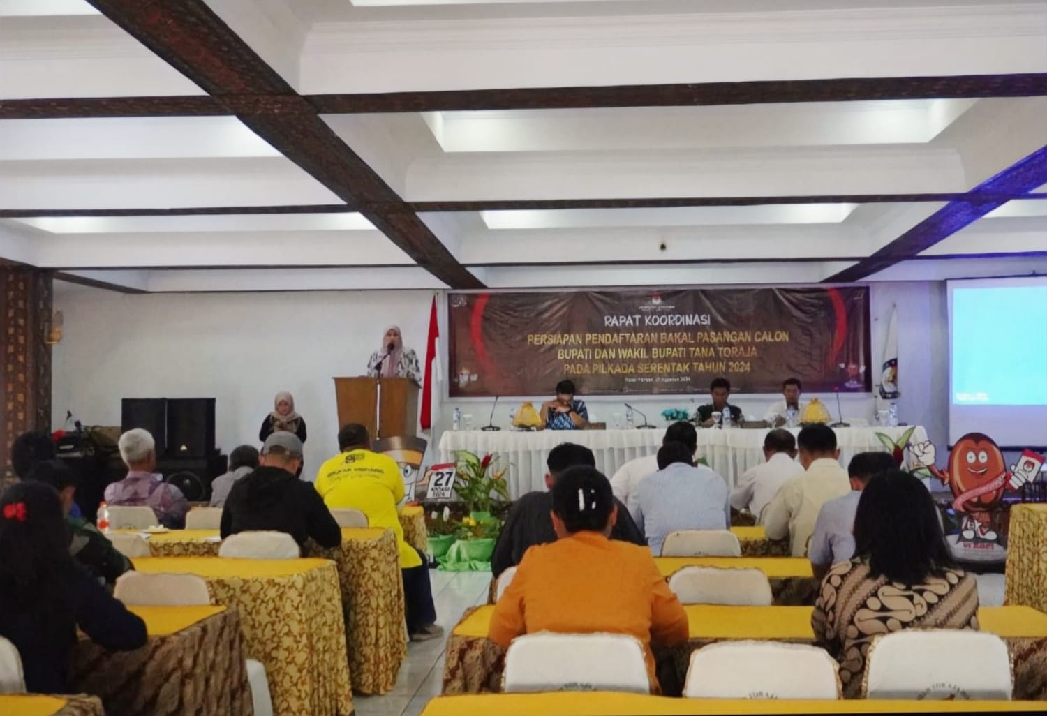 KPU Tana Toraja Gelar Rakor Pendaftaran Bakal Calon Bupati dan Wakil Bupati