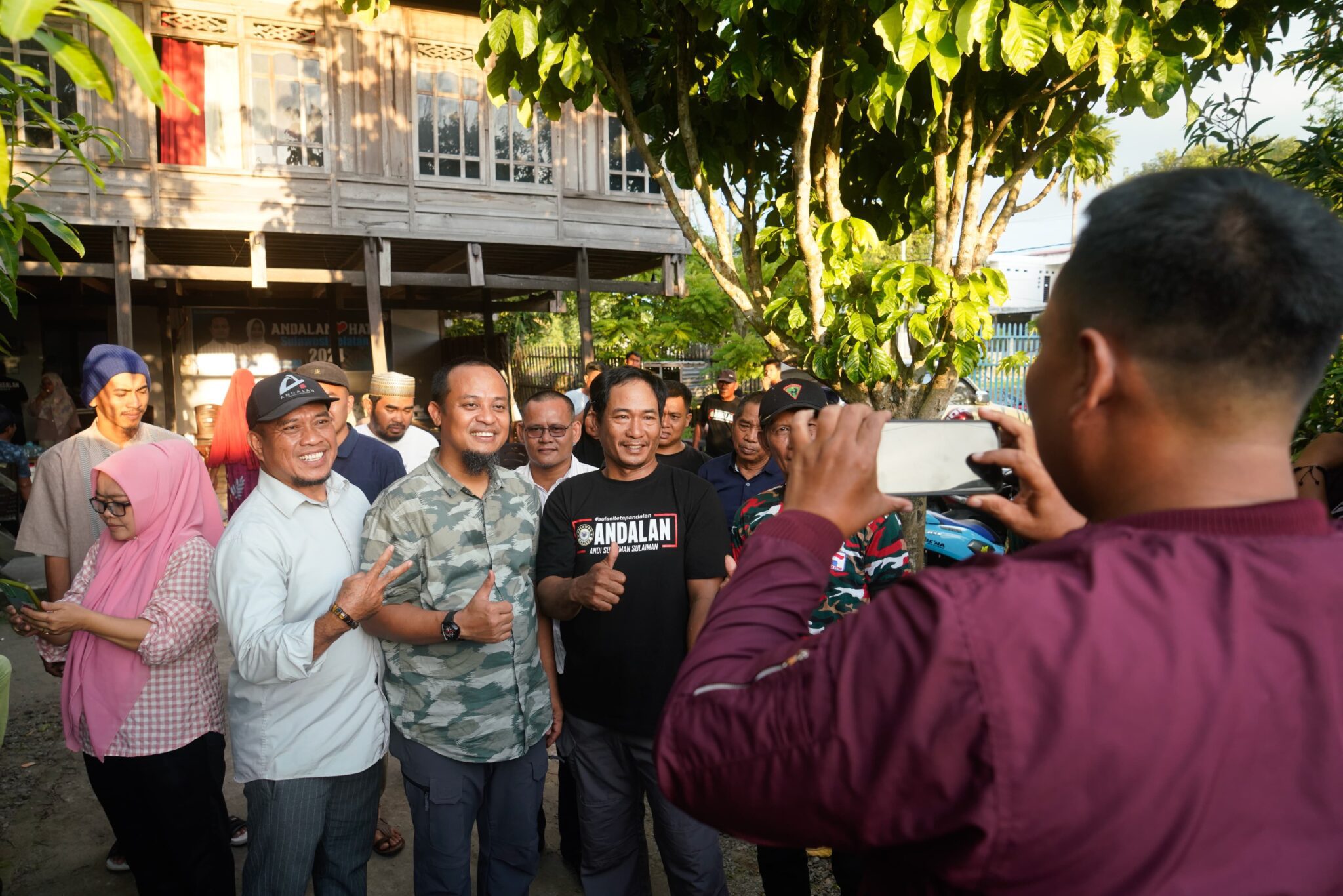 Sederhana dan Merakyat, Andi Sudirman Sulaiman Disambut Hangat Relawan Pinrang