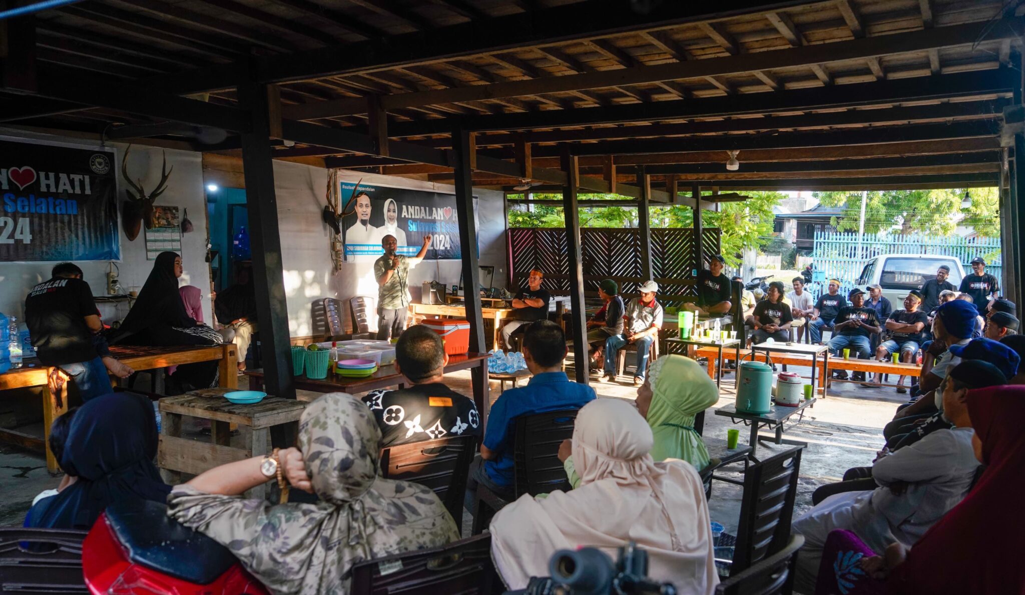 Sederhana dan Merakyat, Andi Sudirman Sulaiman Disambut Hangat Relawan Pinrang 2 Sederhana dan Merakyat, Andi Sudirman Sulaiman Disambut Hangat Relawan Pinrang