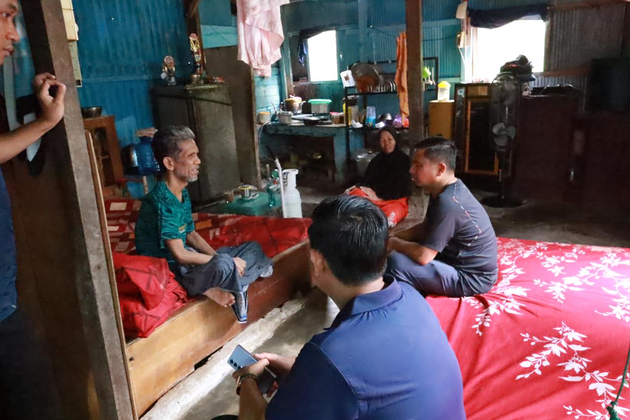 Bentuk Kepedulian,  Tasming Hamid Kunjungi Penyandang Disabilitas