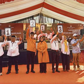 KPU Kota Palopo Tetapkan Nomor Urut Paslon dan Gelar Deklarasi Damai Pilwalkot 2024
