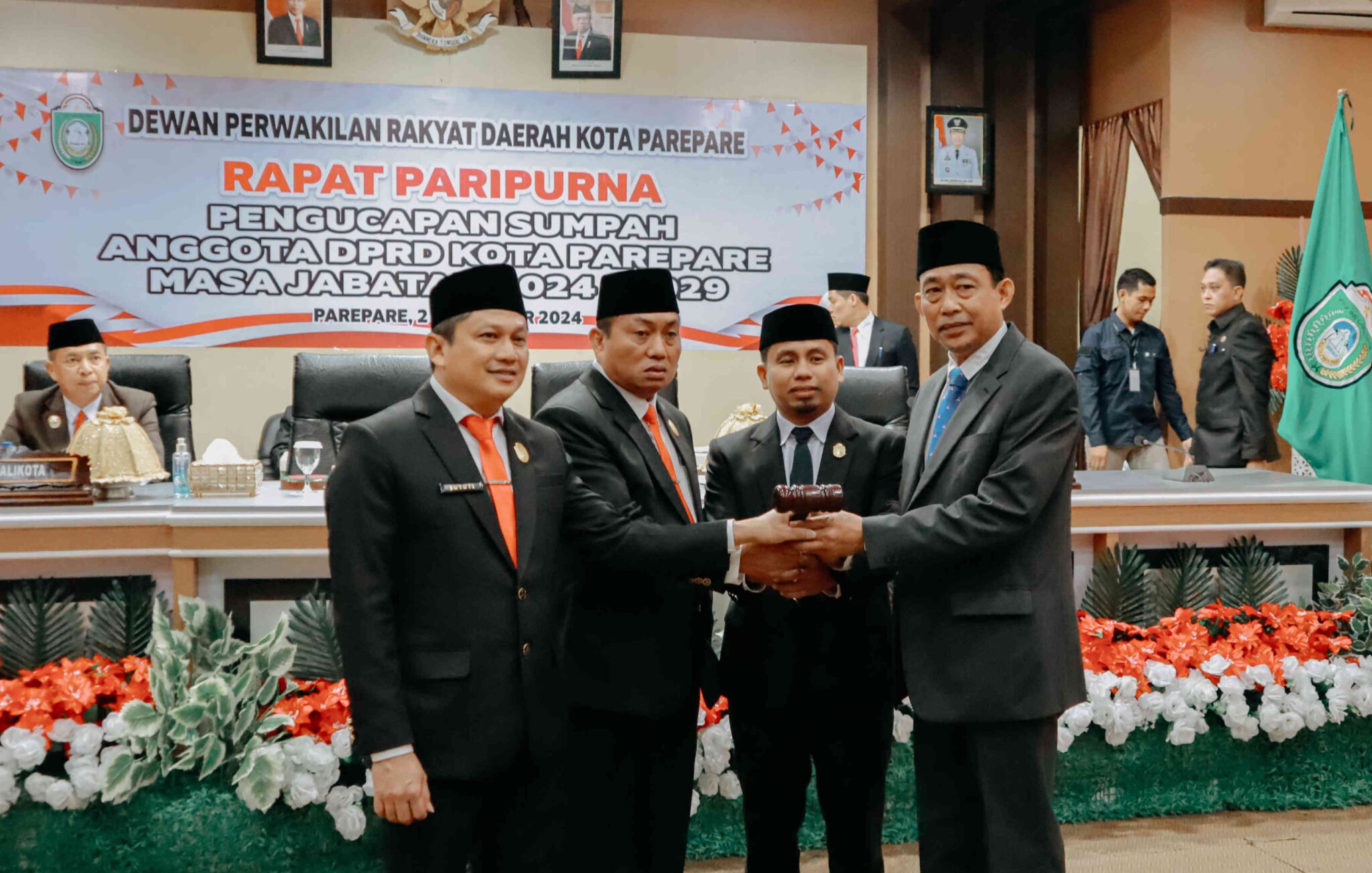 Tasming Hamid Ucapkan Selamat kepada 25 Anggota DPRD Parepare yang Baru Dilantik 1 Tasming Hamid Ucapkan Selamat kepada 25 Anggota DPRD Parepare yang Baru Dilantik