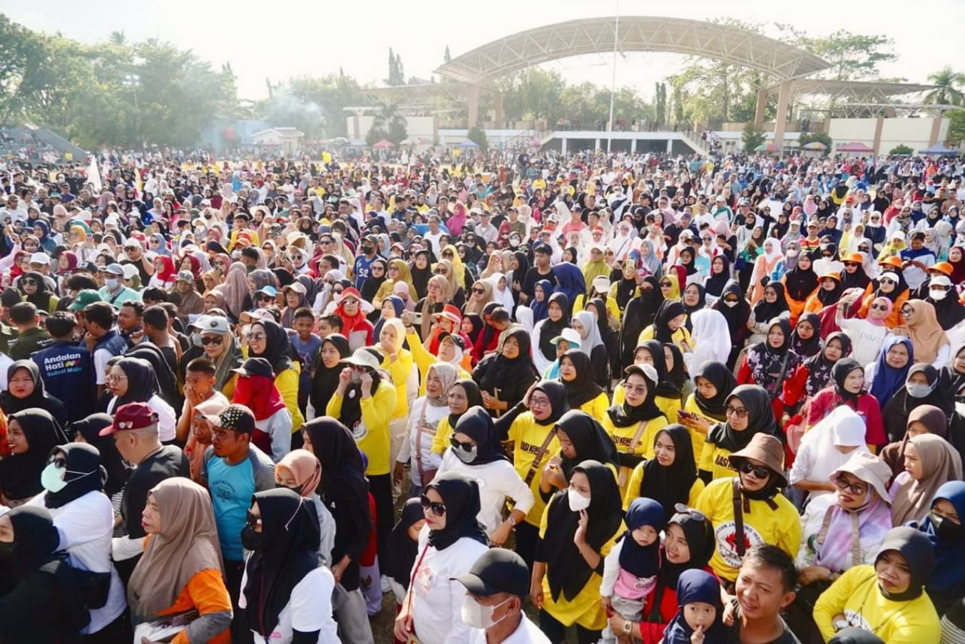 Puluhan Ribu Warga Takalar Ikuti Jalan Sehat "Anti Mager" Bersama Andalan-Hati