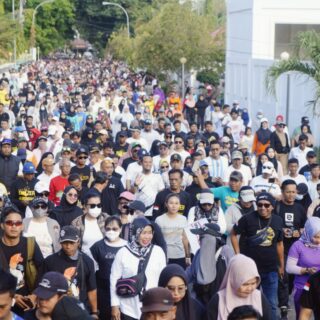 Puluhan Ribu Warga Takalar Ikuti Jalan Sehat “Anti Mager” Bersama Andalan-Hati