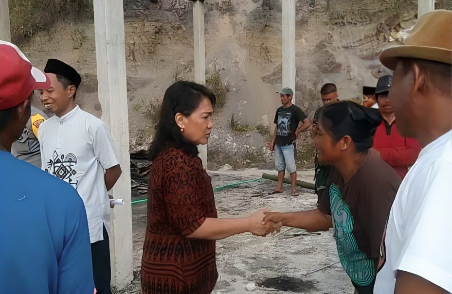 Gerak Cepat EYR Salurkan Bantuan Bagi Korban Kebakaran di Mengkendek Tana Toraja
