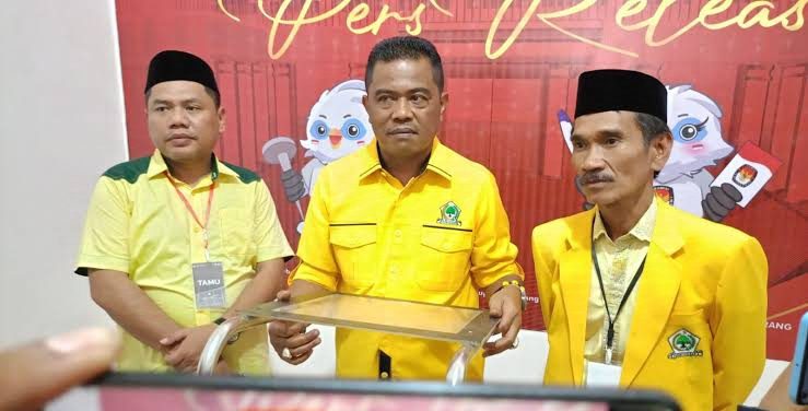 Konsentrasi Golkar Pecah di Pilkada Pinrang 2024, Dua Kader Saling Sikut Berebut Kursi Pimpinan DPRD