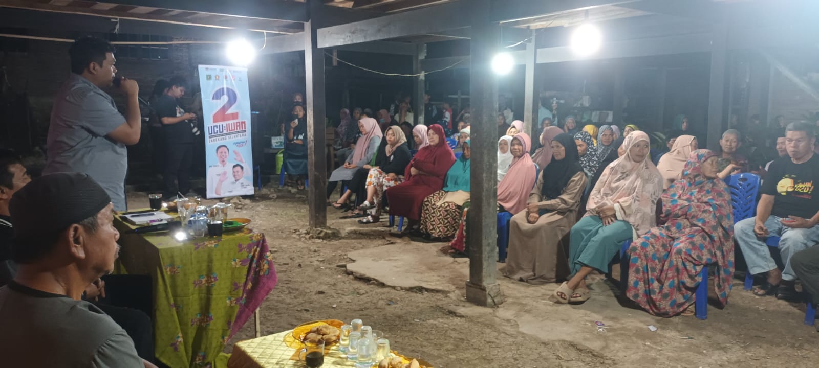 Ratusan Warga Hadiri Kampanye Ucu-Iwan di Dusun Laiya, Desa Sumillan 2 Ratusan Warga Hadiri Kampanye Ucu-Iwan di Dusun Laiya, Desa Sumillan