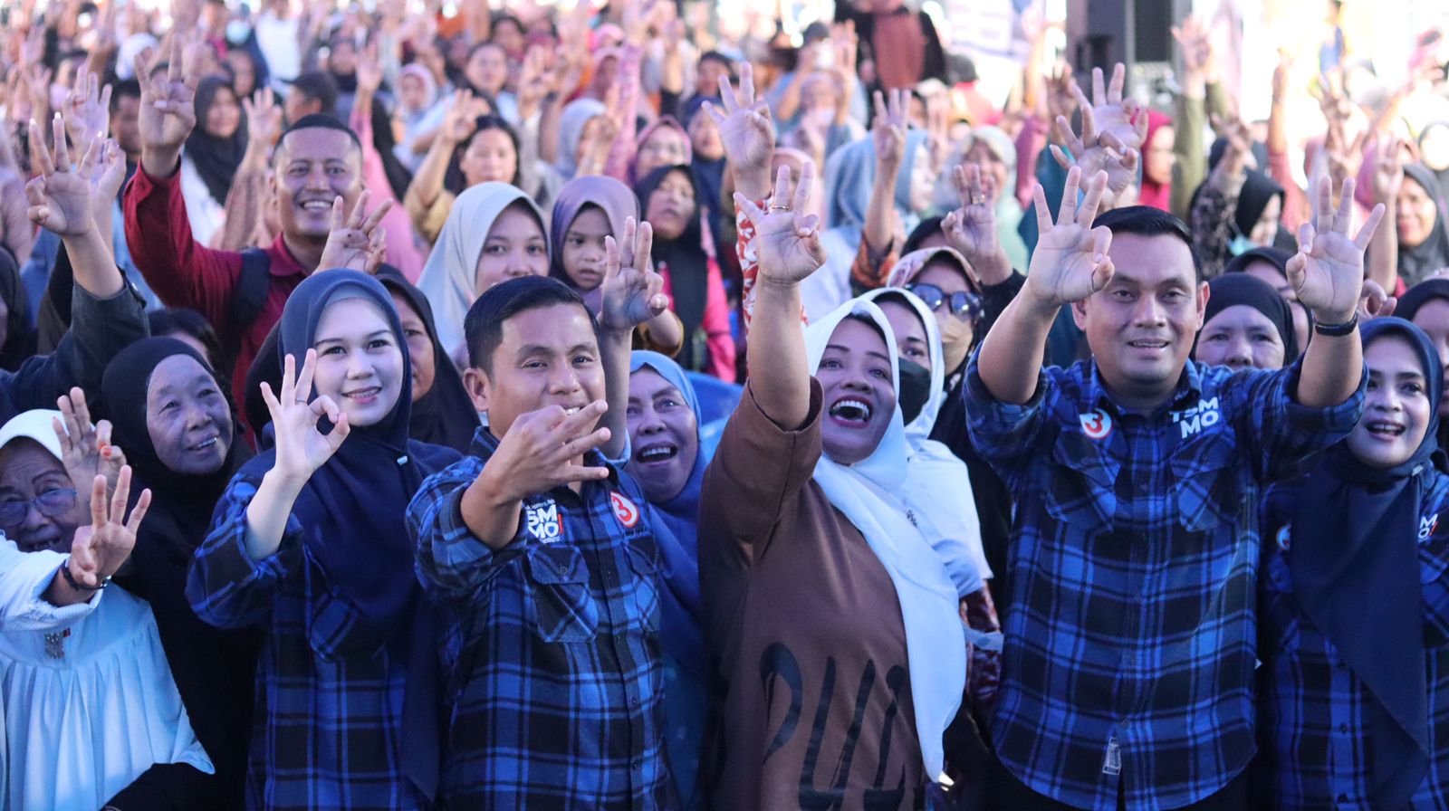 Ribuan Warga Lakessi Sambut Hangat Tasming-Hermanto, Paslon Nomor 3 Tawarkan Program Pro-Rakyat