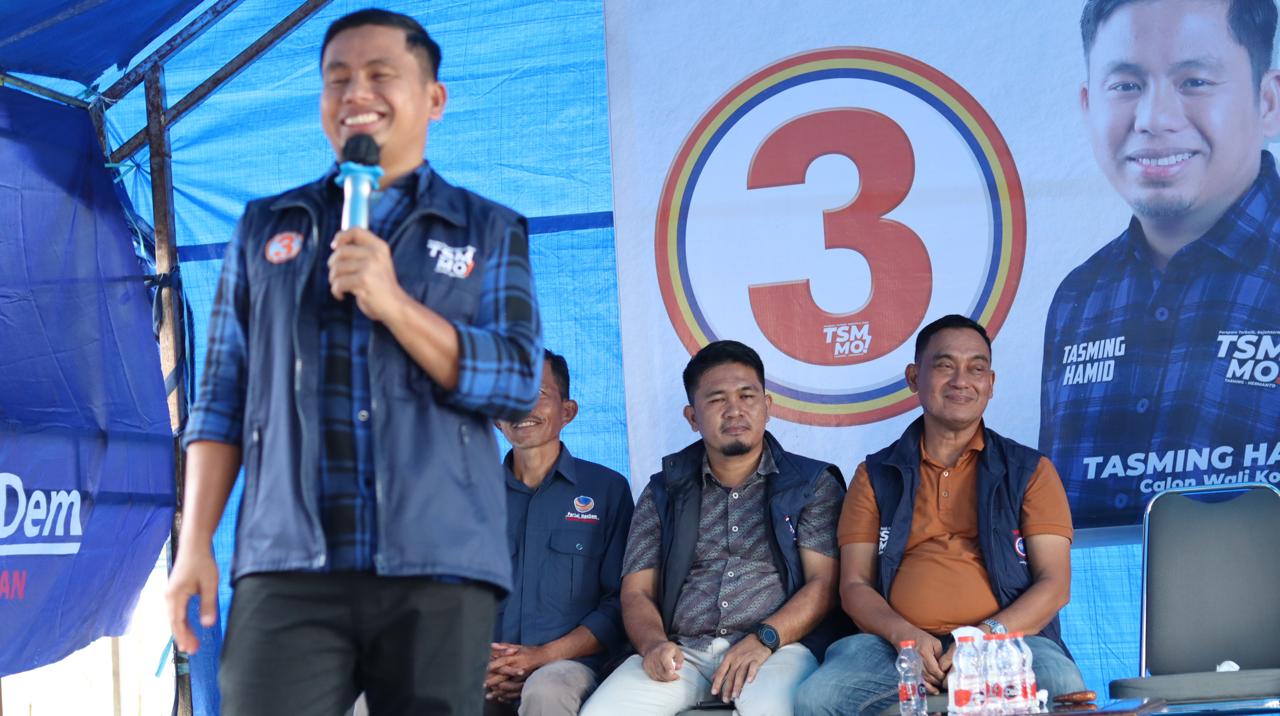 Antusiasme Warga Bacukiki Barat, Seruan “Tasming Hamid Wali Kota” Gema di Pantai Bibir