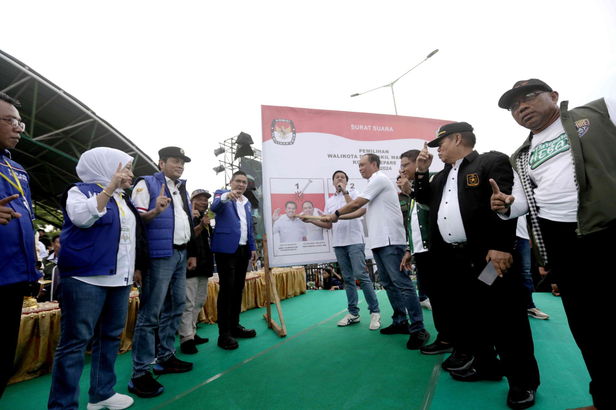 Di Kampanye Akbar ANH-TQ, Rudy Najamuddin Tegaskan Paslon Nomor Urut 1 Pilihan Terbaik untuk Parepare