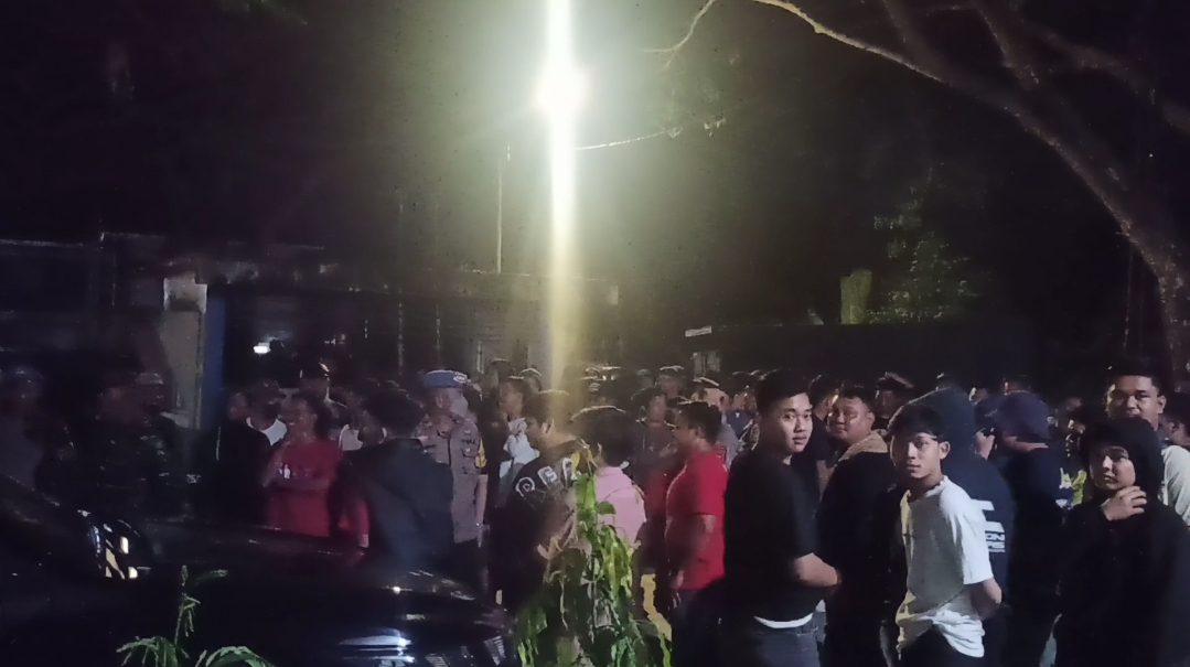Massa Andi Irwan-Sudirman Bungi Tak Diundang Datangi Lokasi Debat Kedua Pilkada Pinrang, Sempat Provokasi Pendukung Paslon Lain